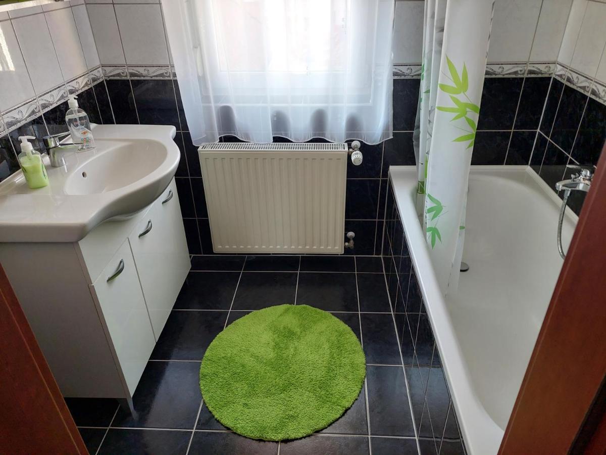 Samuci Apartman Hajdúszoboszló المظهر الخارجي الصورة